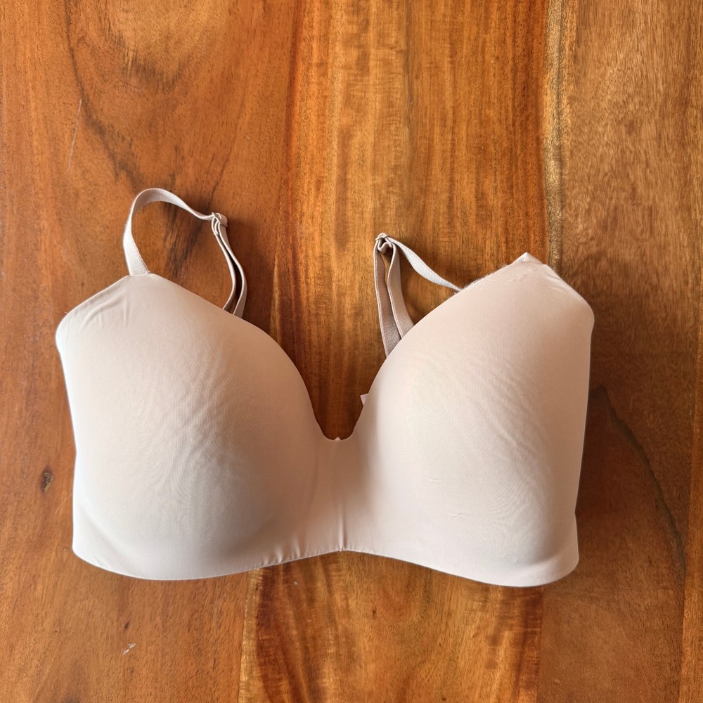 Victoria's Secret Women's Nude Wireless Lightly Lined T-Shirt‎ Bra Size 36DDD